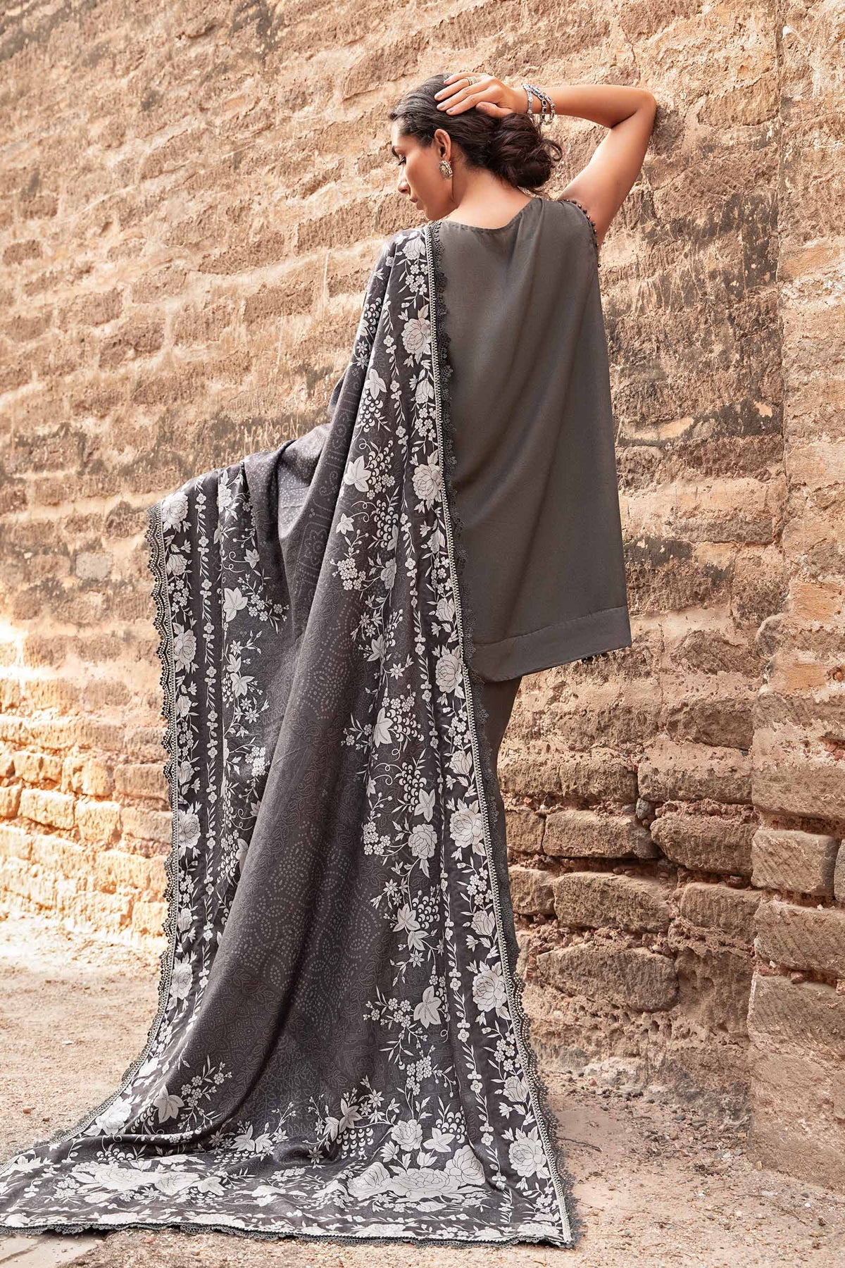3 Piece Unstitched Printed Linen Suit | Z.Z-2408-By Zeenat Zara
